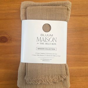Jilly Box fall 2023 Blum Maison napkins and table runner